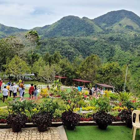 Serene Mountain Escape Digos Exterior foto