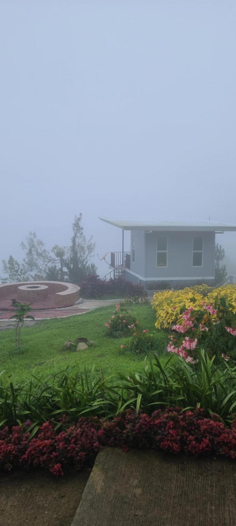 Serene Mountain Escape Digos Exterior foto